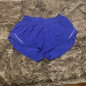 Lululemon Hotty Hot Shorts 2.5”